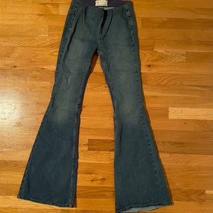 LIKE NEW worn one time, ✅FREE PEOPLE  jeans/ jegging ✅ size 26 🔴 40$ ✅